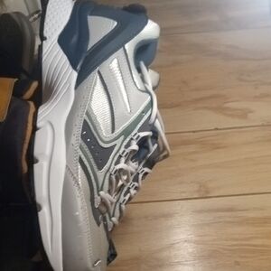 COPY - Men's White and Blue Athletic Shoes new without tag never wrone